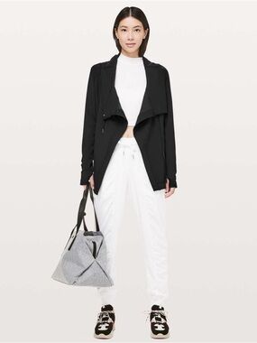 🖤Lululemon Coast Easy Wrap🖤